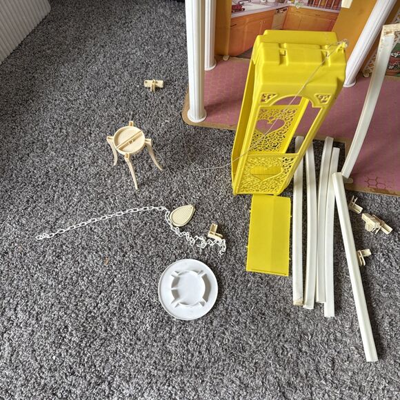 Barbie’s Townhouse 3 1/2 Feet High! Vintage 1970’s Almost Complete - Picture 3 of 9